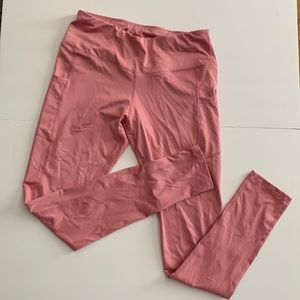 Leggings. Pink. Large